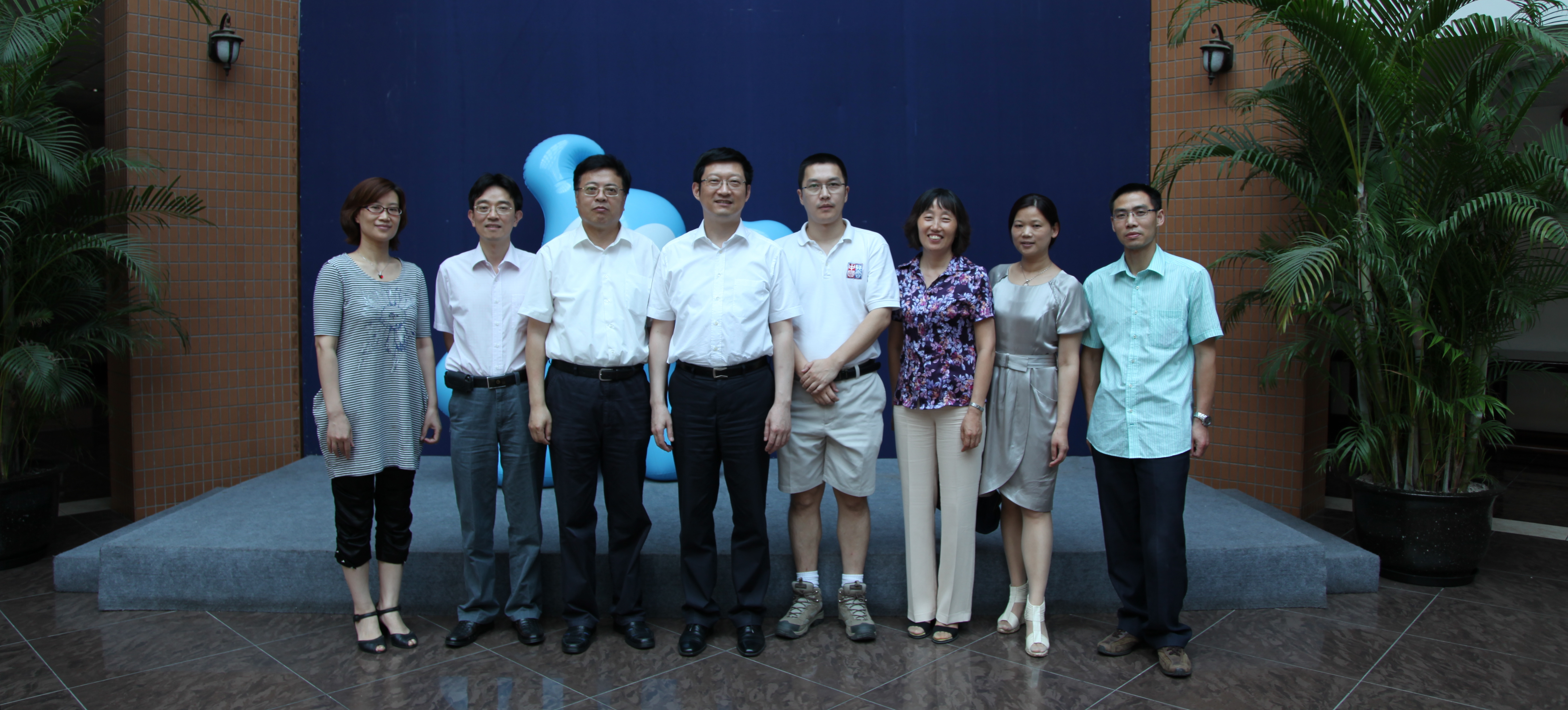 民革复旦大学新一届委员会委员合影